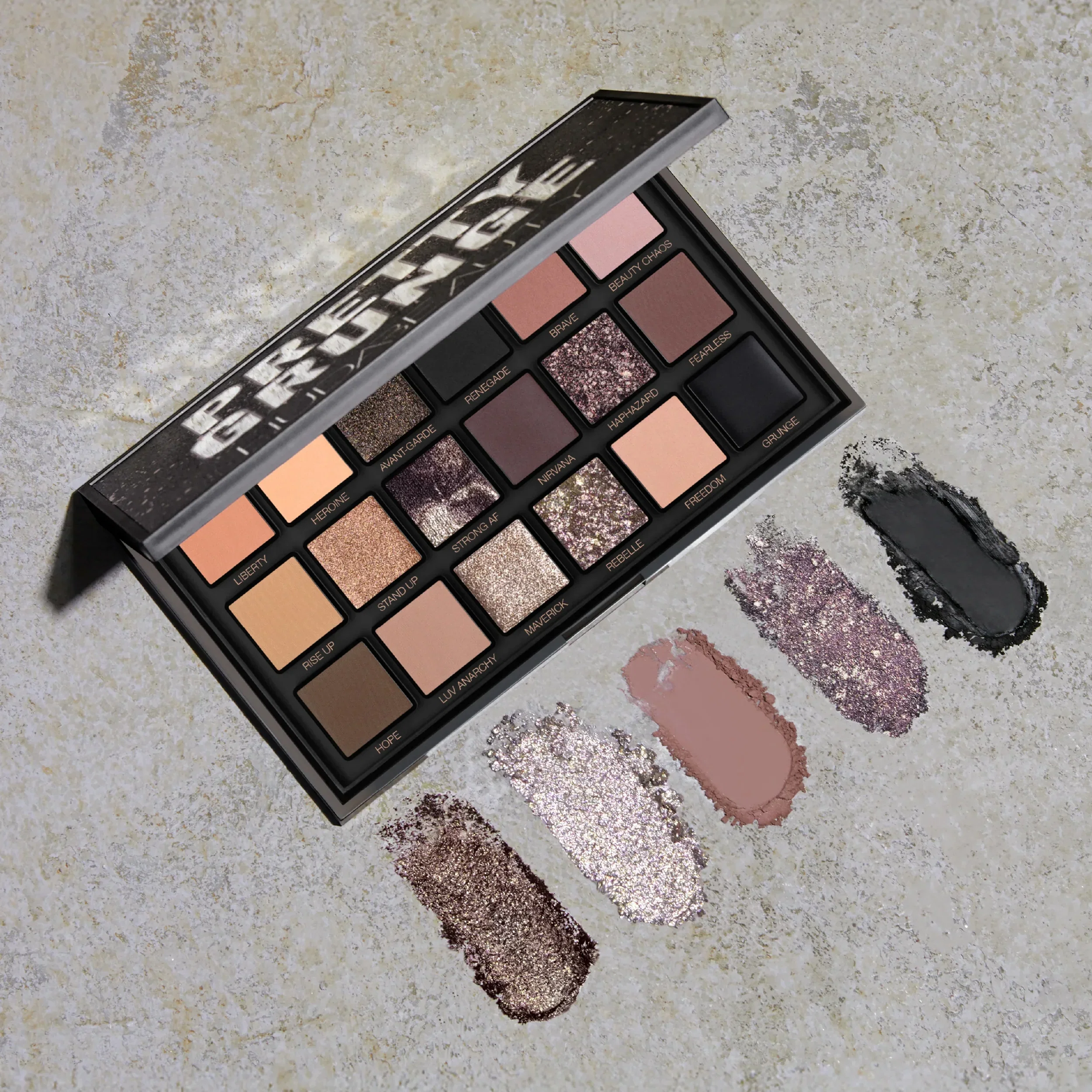 EVER BEAUTY - Pretty Grunge 18 Colour Eyeshadow Palette - EVER BEAUTY - vista adicional