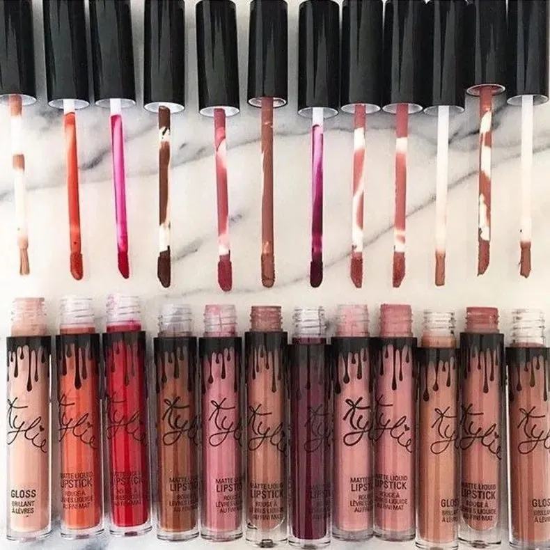 KYILE-MATTE LIQUID LIPSTICK- COLORES MIXTOS  - Kylie LABIALES - Comprar en Panama
