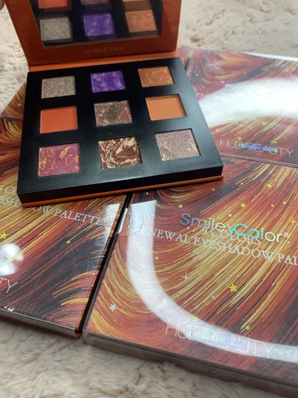 HUDA BEAUTY - 9 COLORS RENEWAL PALETTE - HUDA BEAUTY - vista adicional