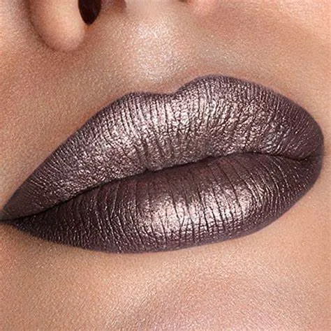 MAYBELLINE LIPSTICK -978 SMOOKED SILVER - MAYBELLINE - vista adicional